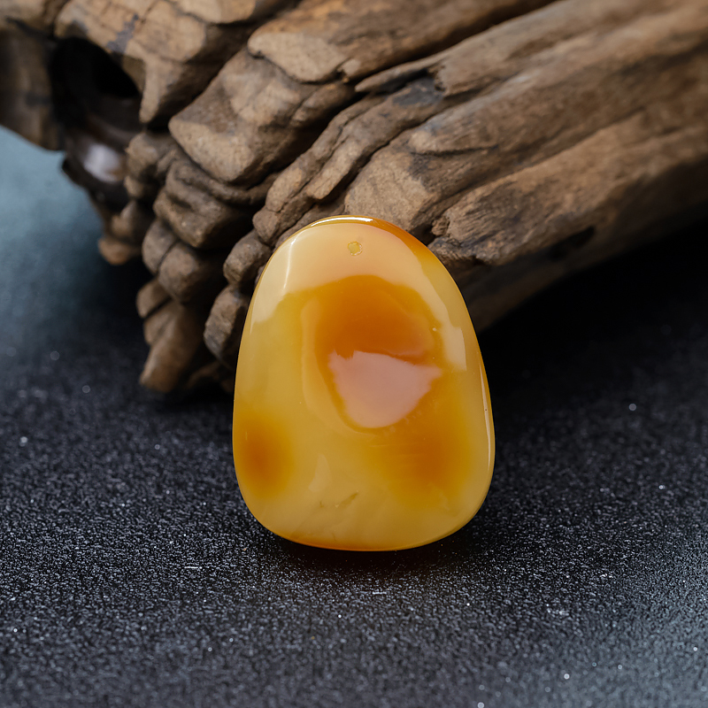 波罗的海天然俏色蜜蜡喜在眼前吊坠-红掌柜