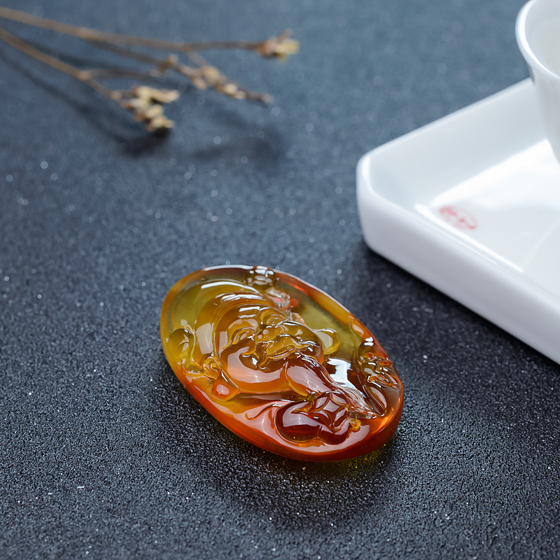 波罗的海天然俏色金绞蜜吊坠-红掌柜