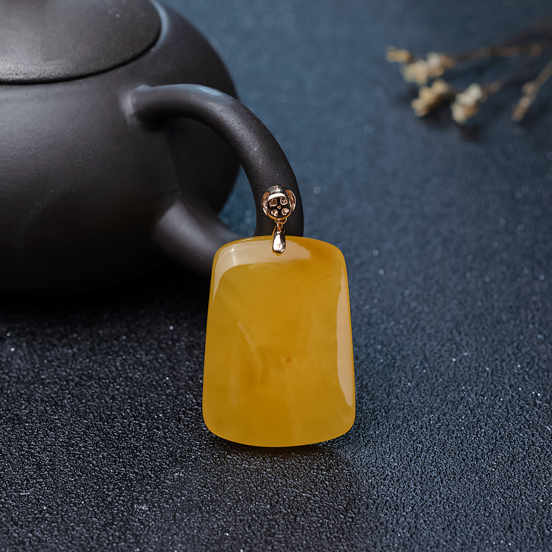 18K金镶钻天然蜜蜡无事牌吊坠-红掌柜