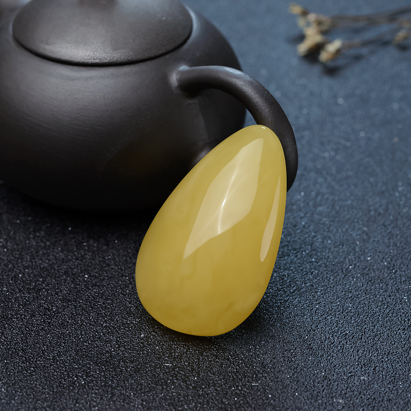 天然带皮色鸡油黄蜜蜡随形吊坠-红掌柜