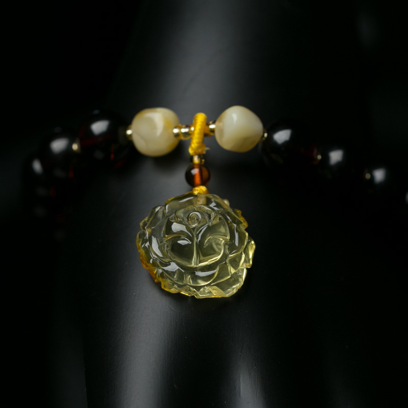 波罗的海天然蜜蜡玫瑰吊坠-红掌柜