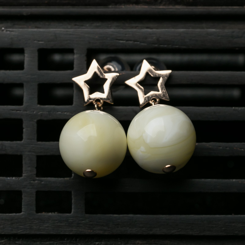 18K金镶白蜜耳坠-红掌柜