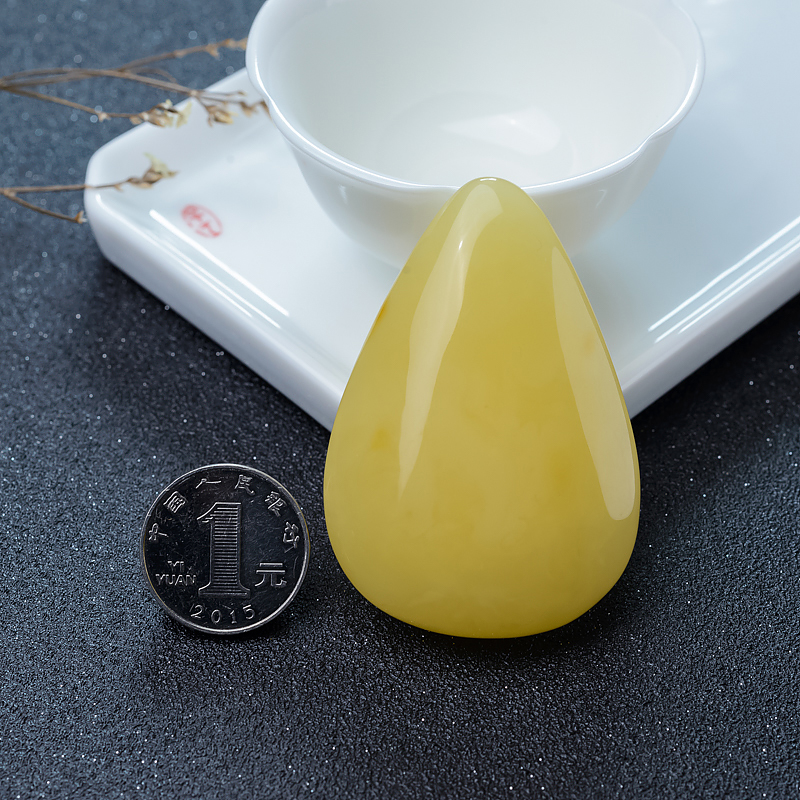 天然波罗的海鸡油黄蜜蜡随形吊坠-红掌柜