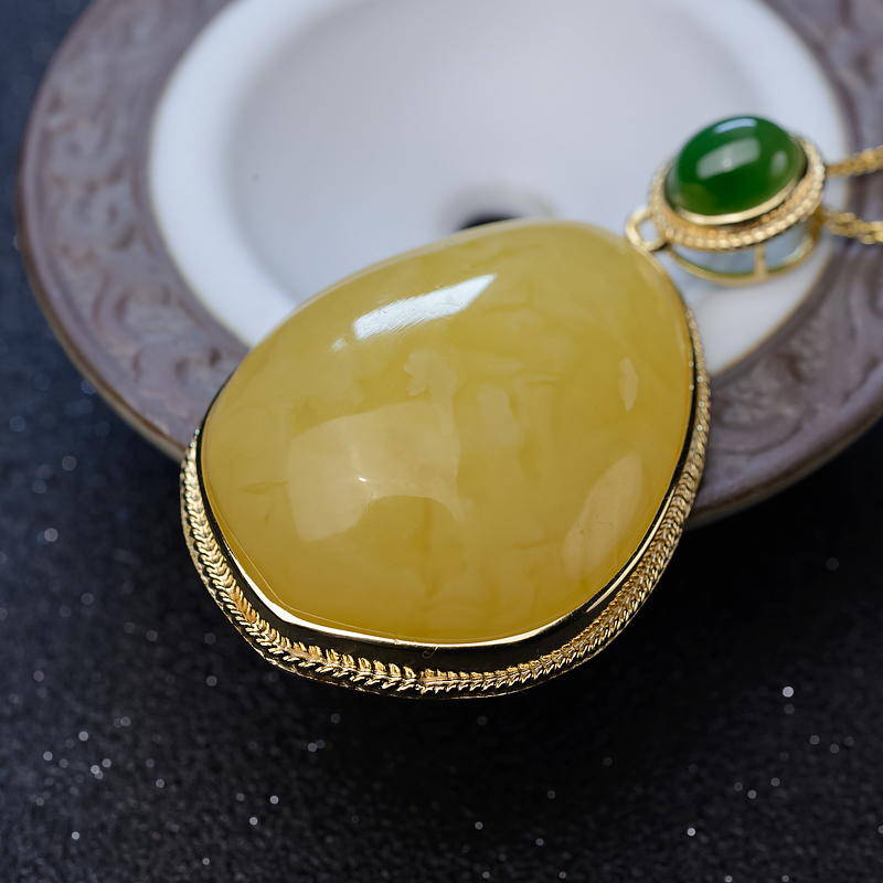 蜜蜡随形吊坠-红掌柜