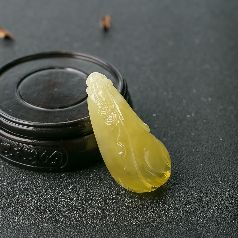 蜜蜡玉兰花挂坠-红掌柜