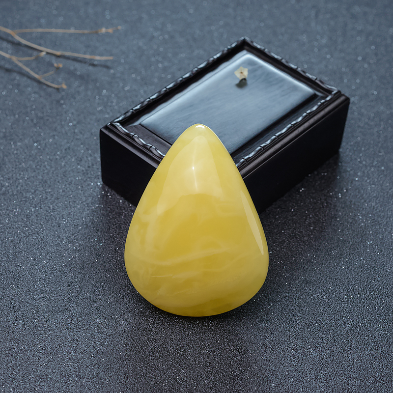 鸡油黄蜜蜡随形吊坠-红掌柜