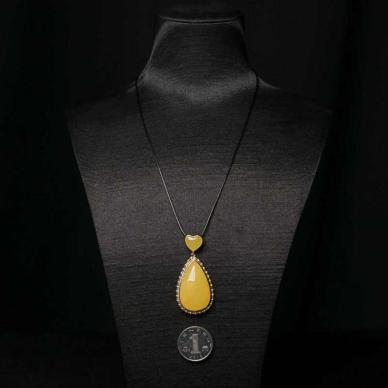 银镶鸡油黄蜜蜡水滴挂坠-红掌柜