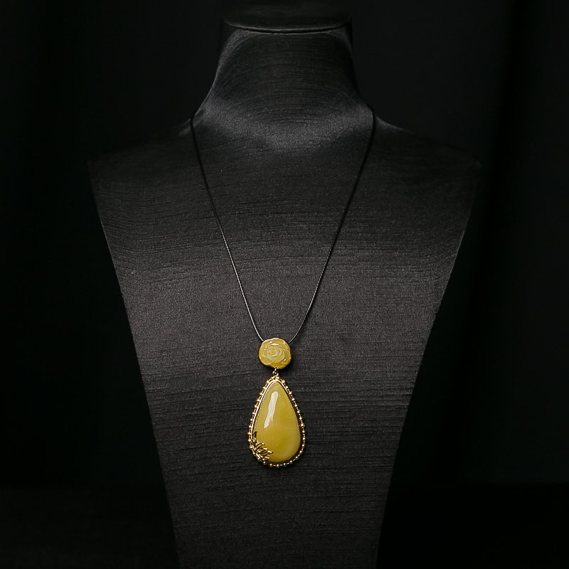 银镶鸡油黄蜜蜡水滴吊坠-红掌柜