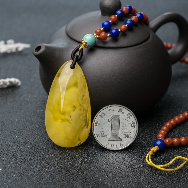 鸡油黄金绞蜜吊坠-红掌柜