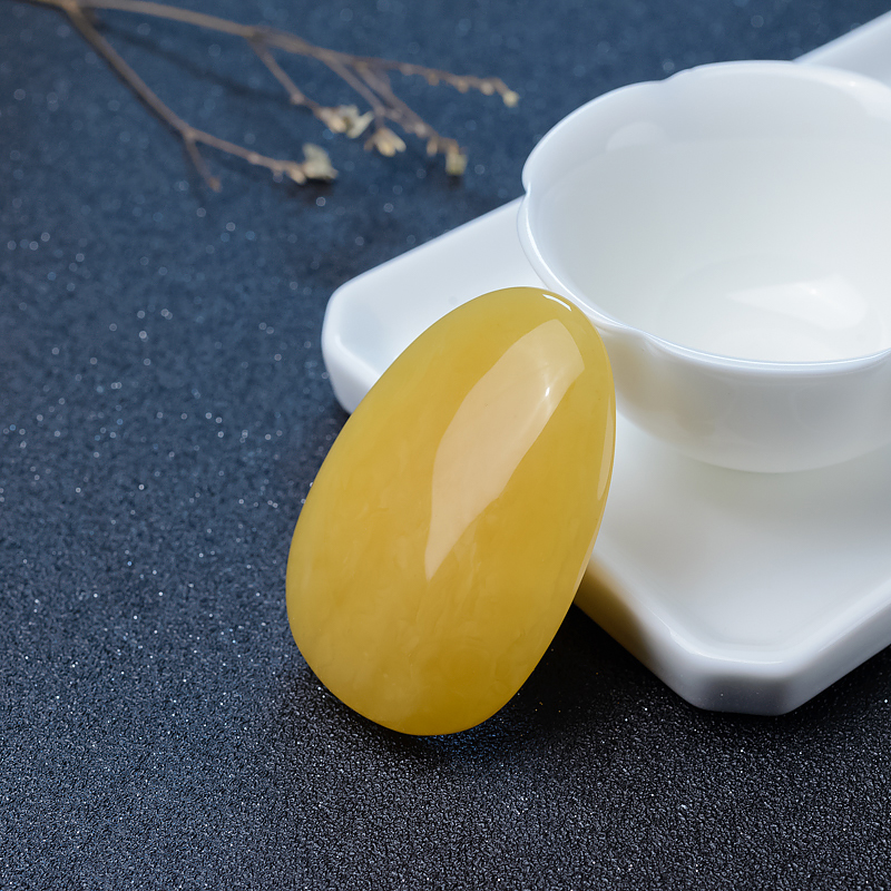 鸡油黄蜜蜡随形吊坠-红掌柜