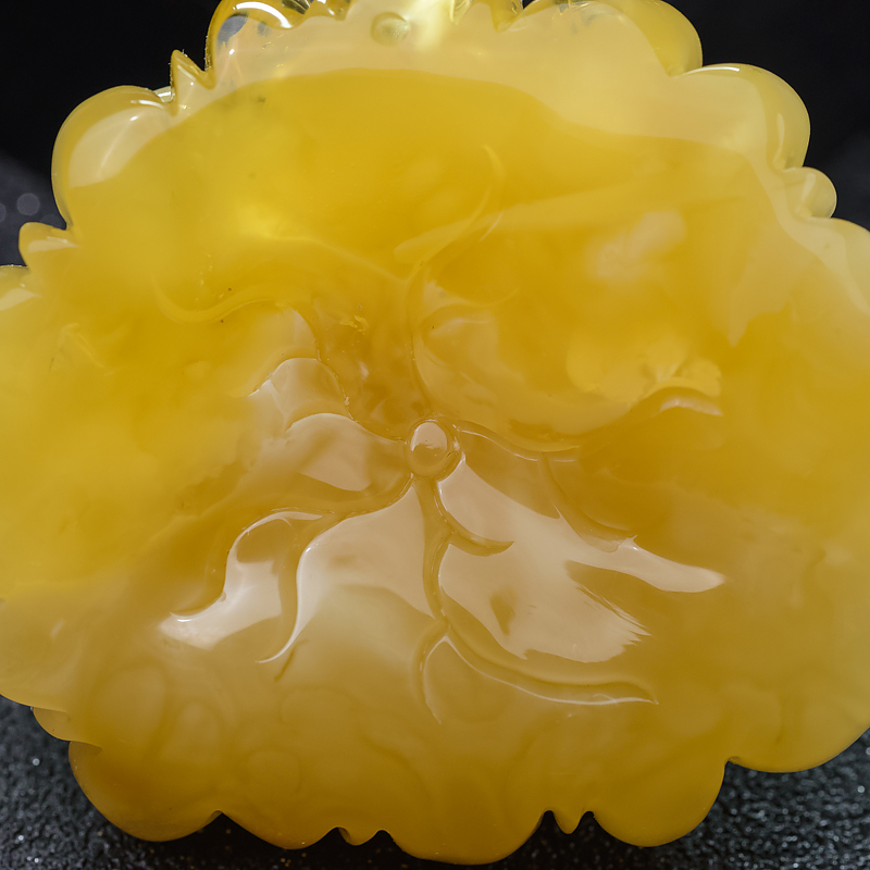 鸡油黄蜜蜡花吊坠-红掌柜