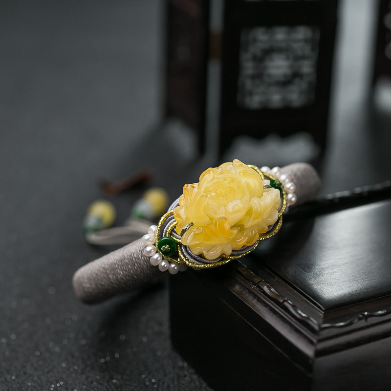 54.5mm俏色蜜蜡牡丹花手镯-红掌柜