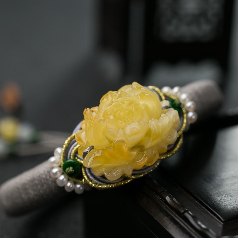 54.5mm俏色蜜蜡手镯-红掌柜