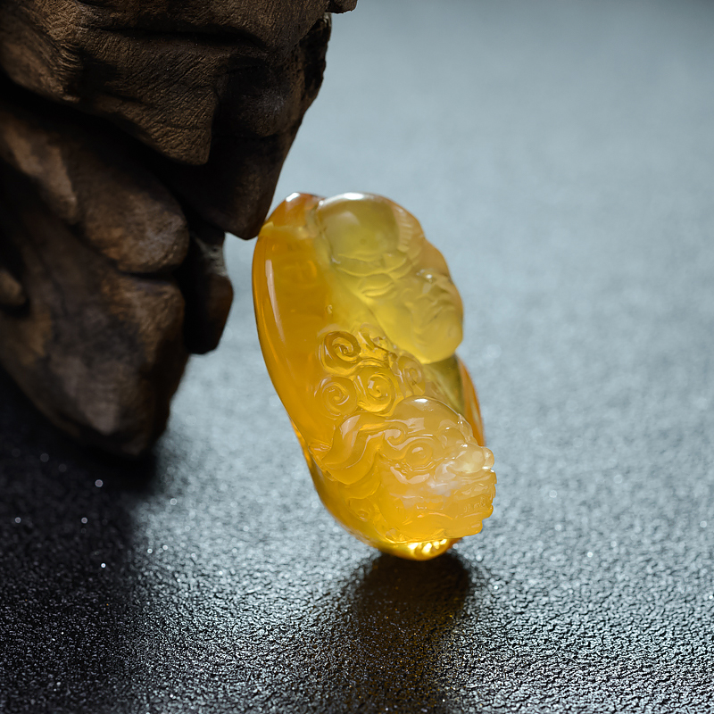 鸡油黄金绞蜜吊坠-红掌柜