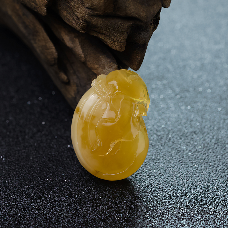 鸡油黄蜜蜡钱袋吊坠-红掌柜