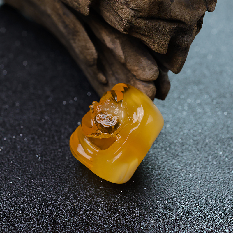 金绞蜜莲花吊坠-红掌柜