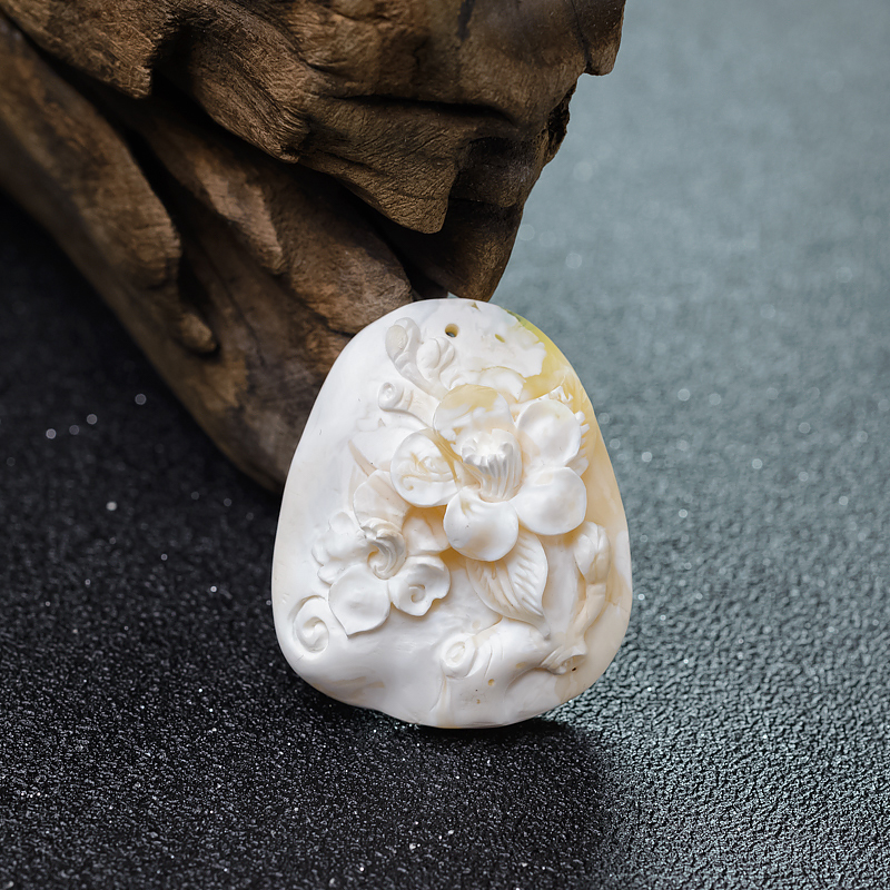 白蜜花开富贵吊坠-红掌柜