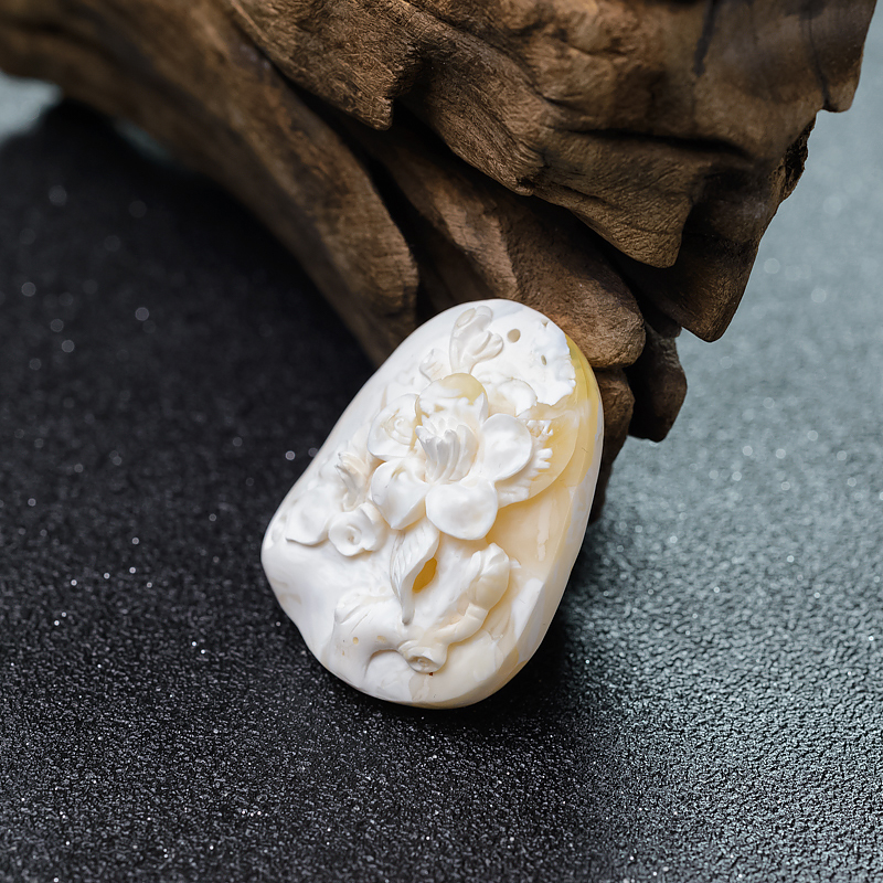 白蜜吊坠-红掌柜