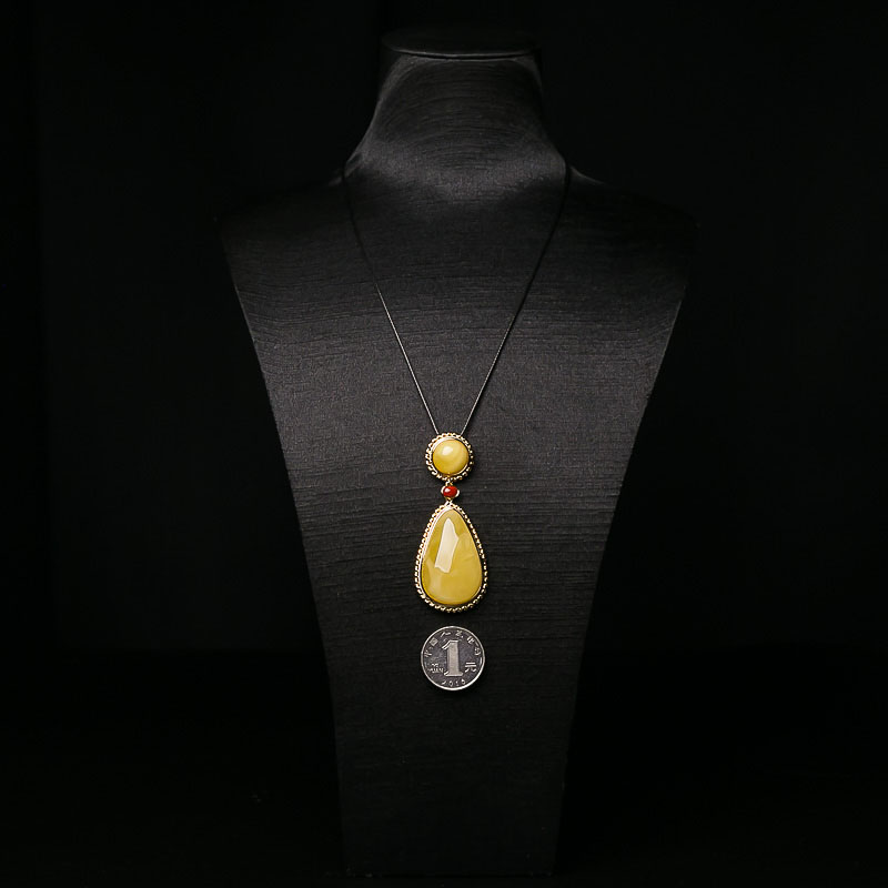 银镶鸡油黄蜜蜡吊坠-红掌柜