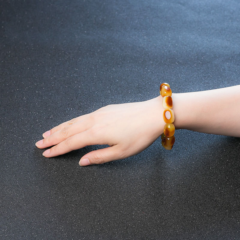 波罗的海天然俏色蜜蜡随形手串-红掌柜