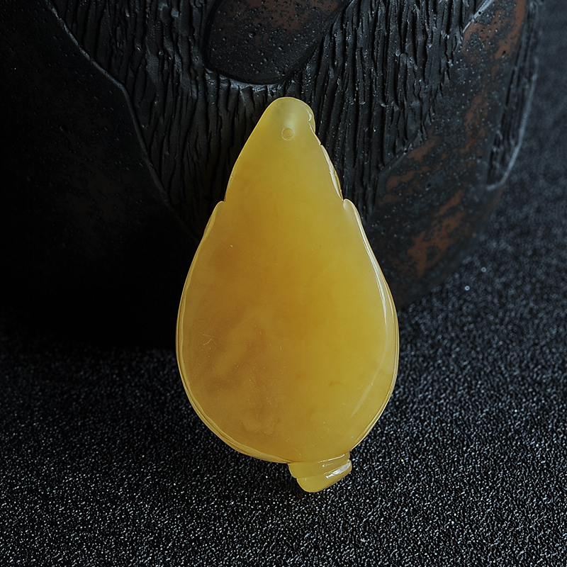 鸡油黄蜜蜡玉米吊坠-红掌柜