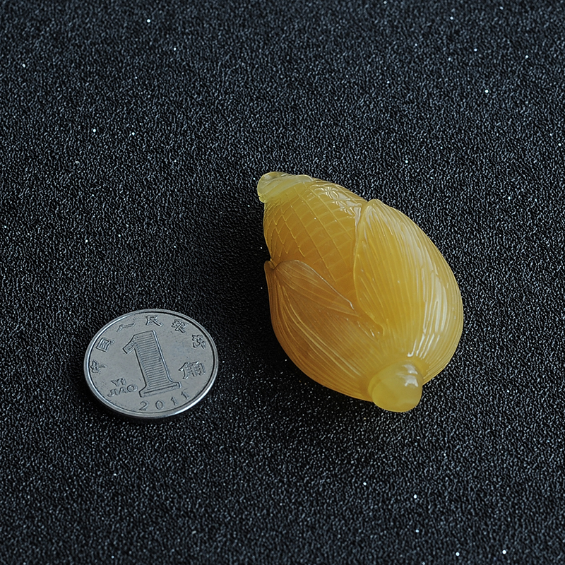 鸡油黄蜜蜡玉米吊坠-红掌柜