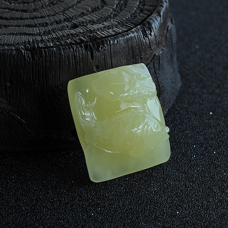 蜜蜡鱼牌吊坠-红掌柜