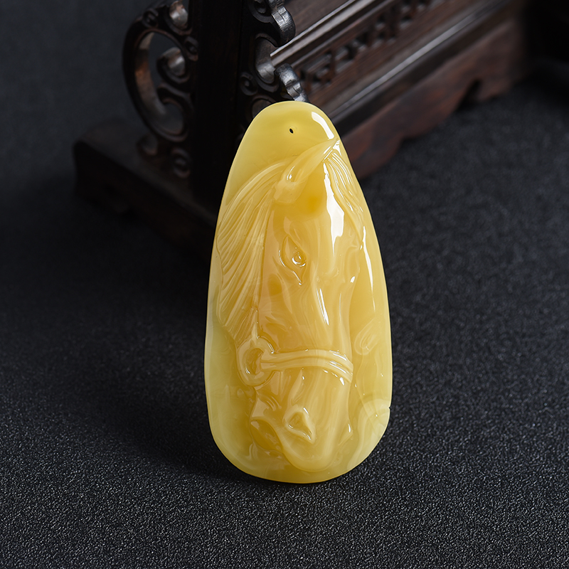 马到成功蜜蜡挂件-红掌柜