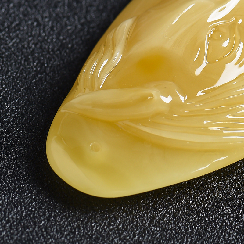 鸡油黄蜜蜡挂件-红掌柜