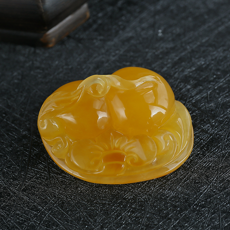 鸡油黄蜜蜡挂件-红掌柜