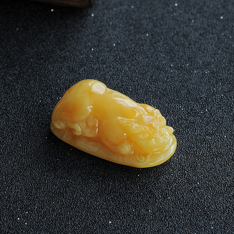 鸡油黄蜜蜡貔貅吊坠-红掌柜