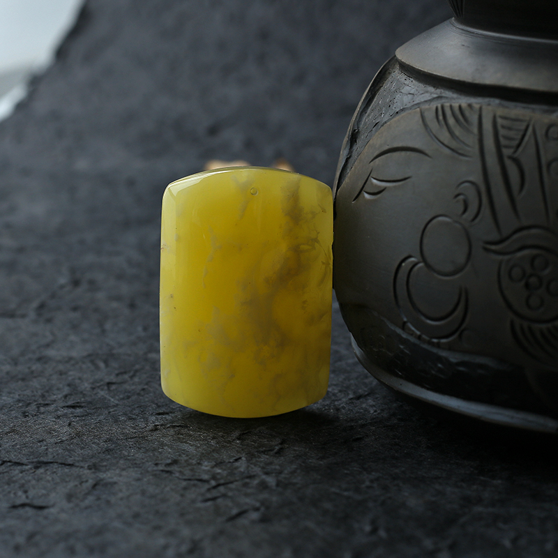 蜜蜡无事牌挂件- 红掌柜