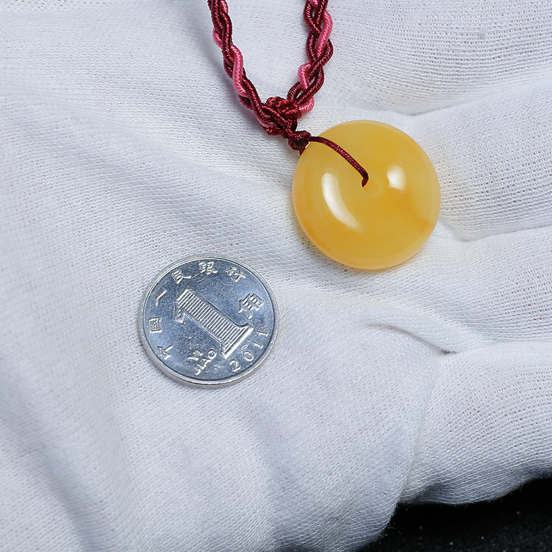 鸡油黄蜜蜡挂件-红掌柜