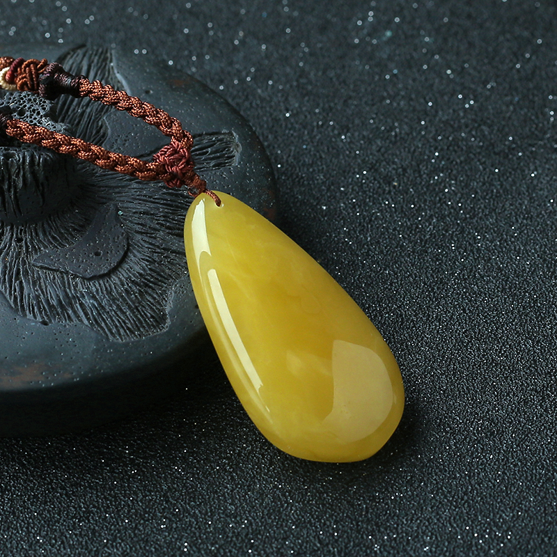 鸡油黄蜜蜡挂件-红掌柜