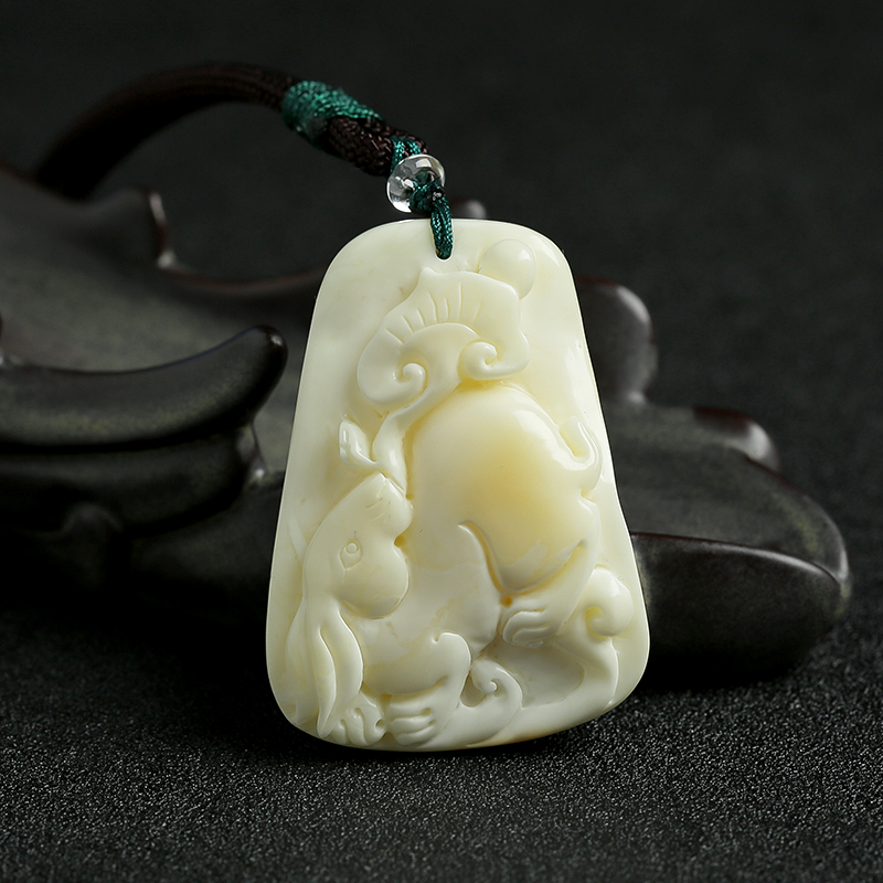 白蜜兔子吊坠-红掌柜珠宝