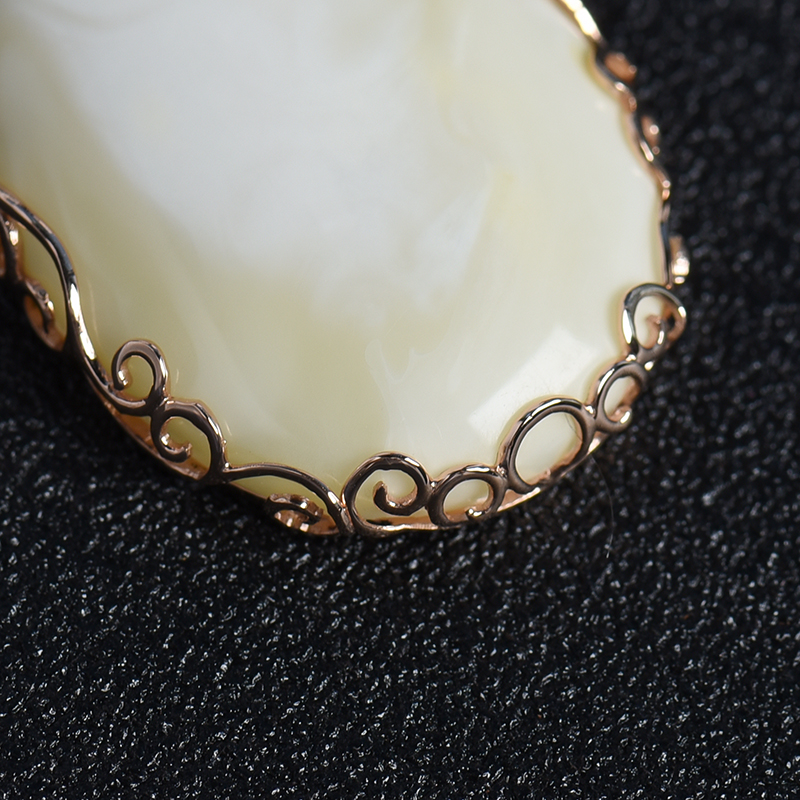 白蜜蜜蜡挂件-红掌柜