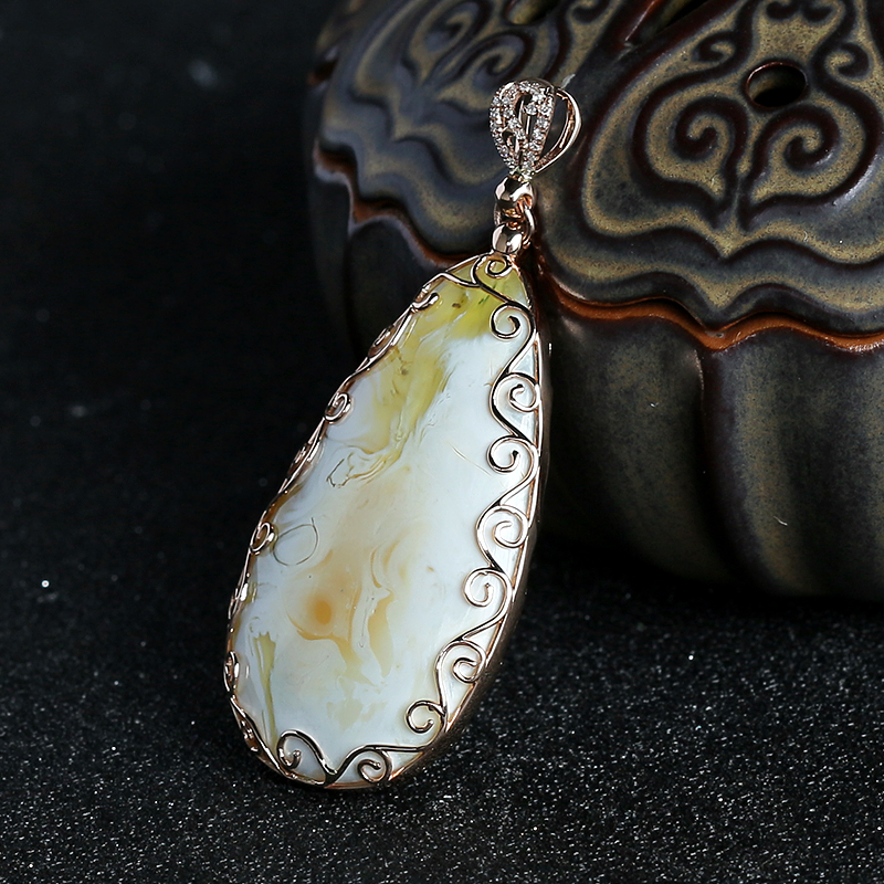 18K金镶白蜜蜡吊坠-红掌柜