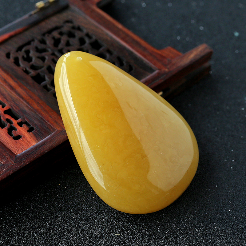 鸡油黄水滴吊坠-红掌柜珠宝