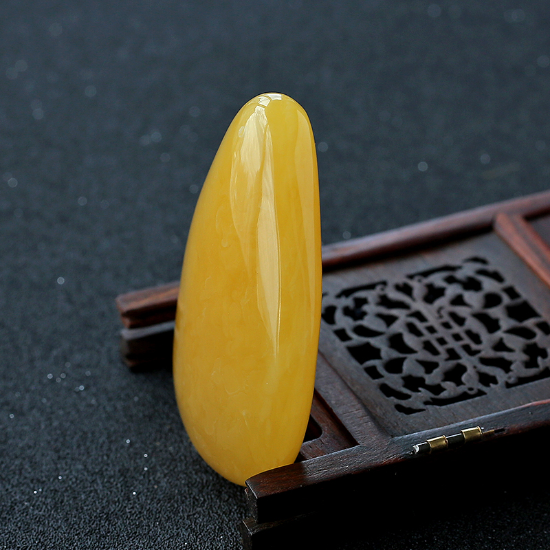 水滴形蜜蜡吊坠-红掌柜珠宝