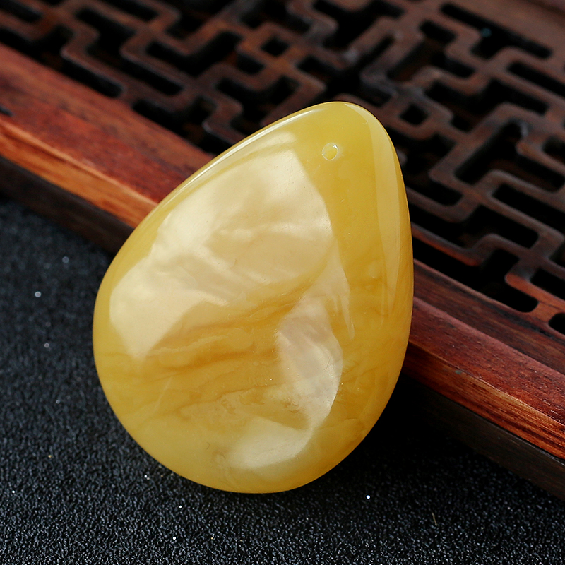 微透明鸡油黄蜜蜡吊坠-红掌柜珠宝