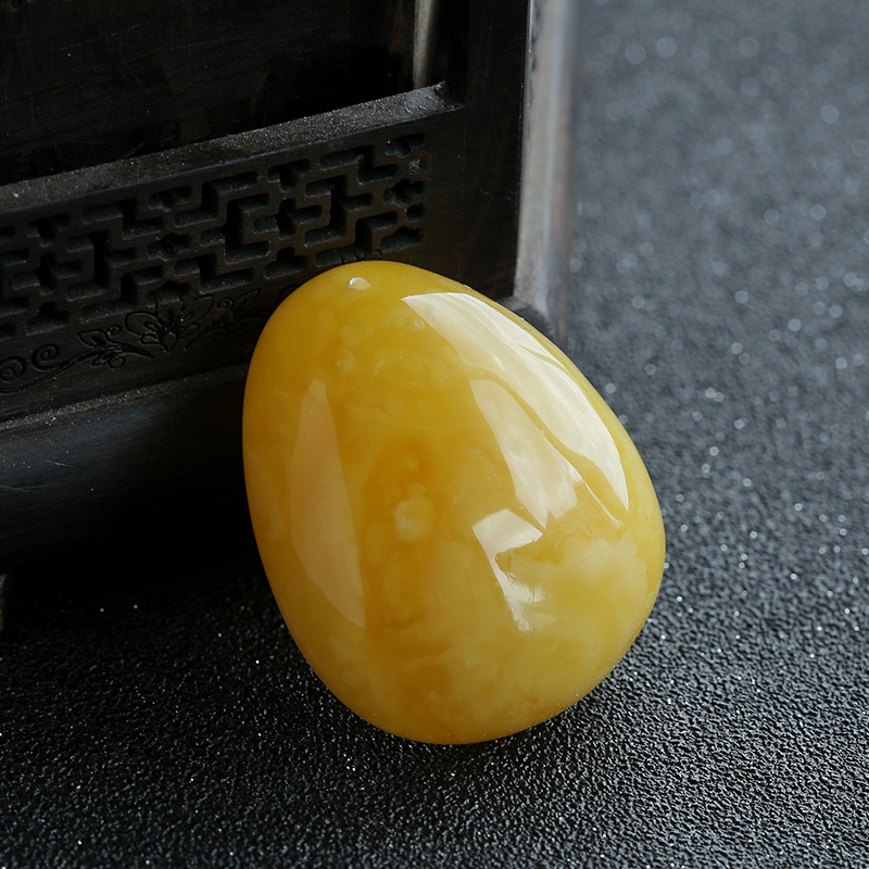 鸡油黄蜜蜡随形吊坠 - 红掌柜珠宝