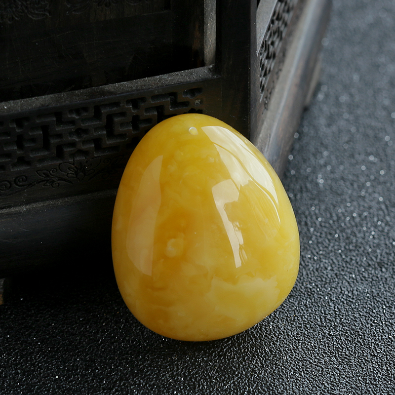 波罗的海鸡油黄蜜蜡随形吊坠 - 红掌柜珠宝