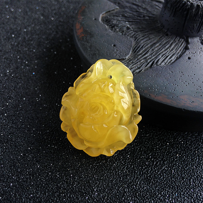 花开富贵鸡油黄蜜蜡吊坠 - 红掌柜珠宝