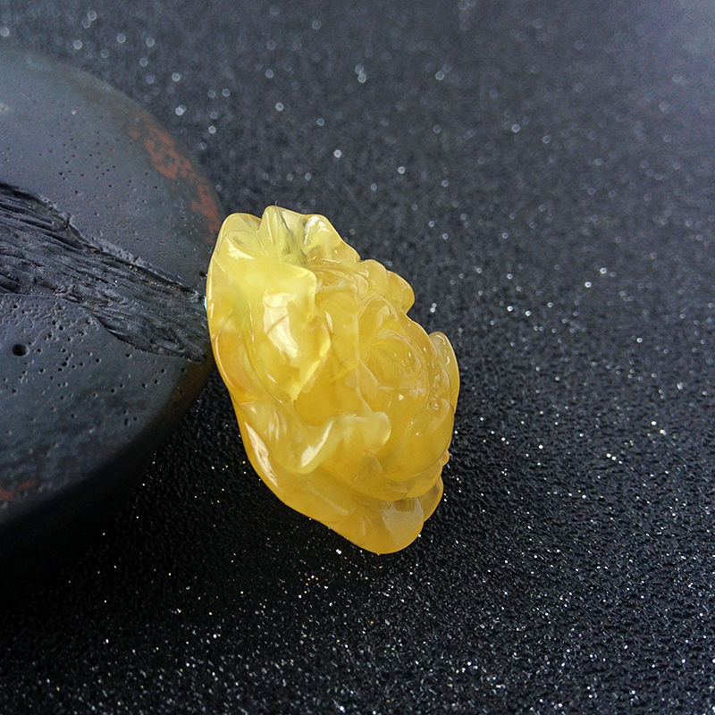 花开富贵鸡油黄蜜蜡吊坠 - 红掌柜珠宝