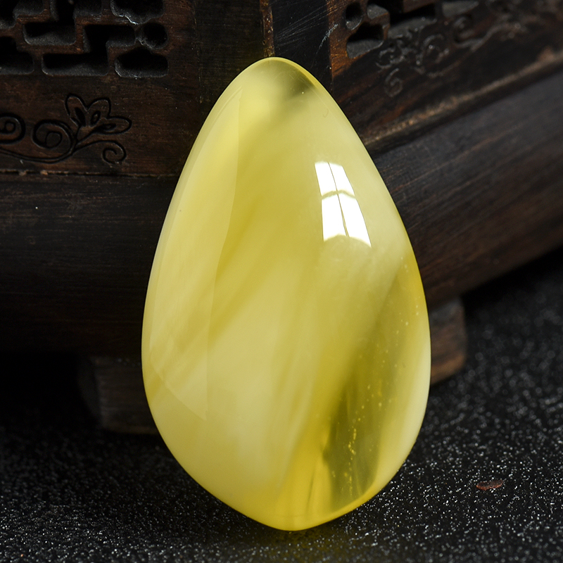 鸡油黄蜜蜡随形吊坠-红掌柜