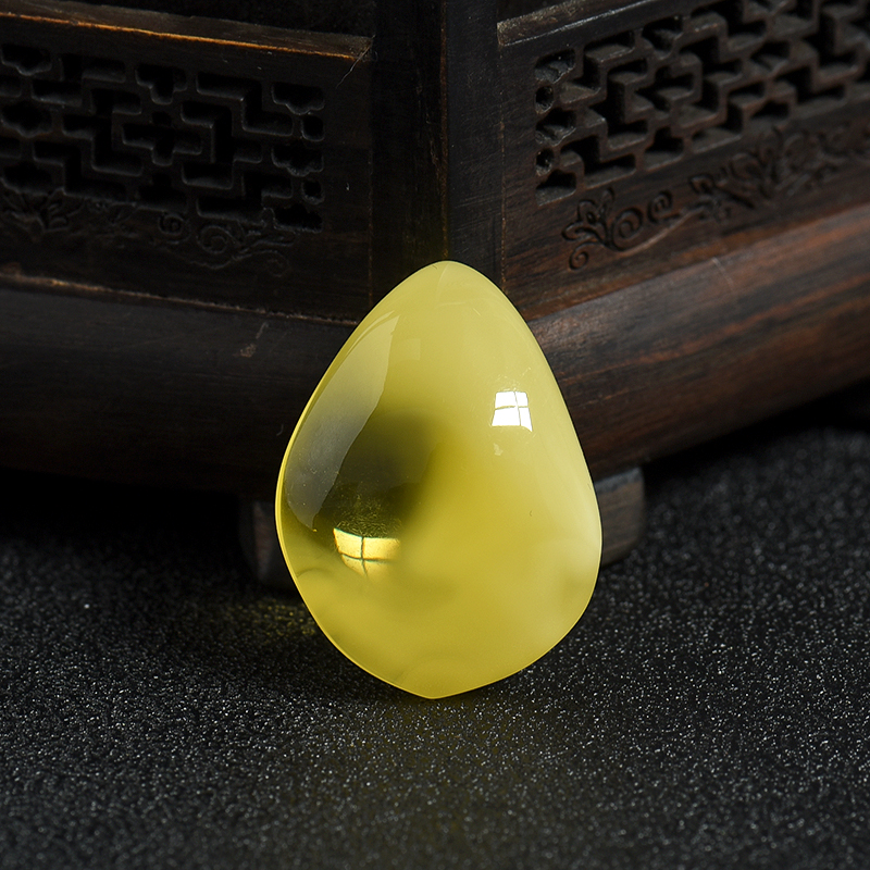 鸡油黄金绞蜜随形吊坠-红掌柜