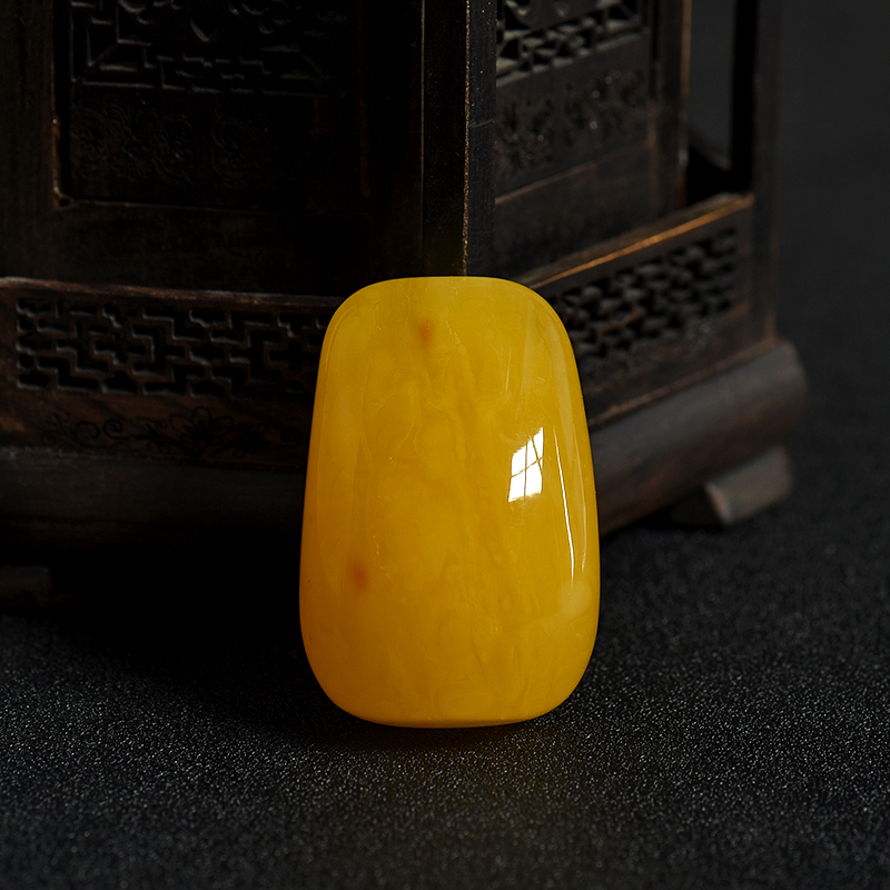 波罗的海天然鸡油黄蜜蜡随形吊坠-红掌柜