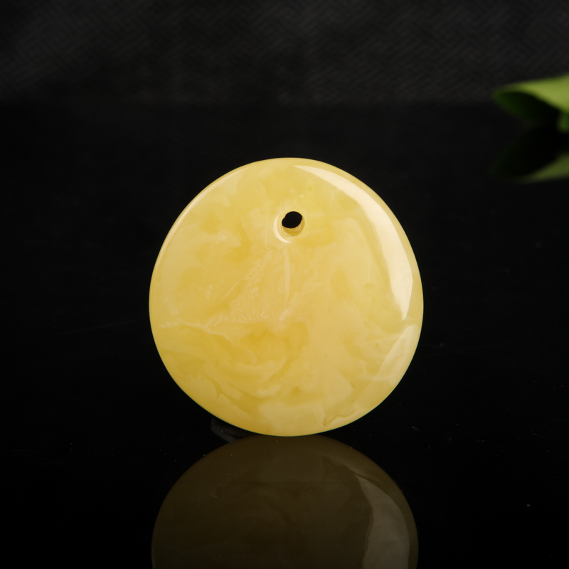 鸡油黄蜜蜡随形吊坠-红掌柜