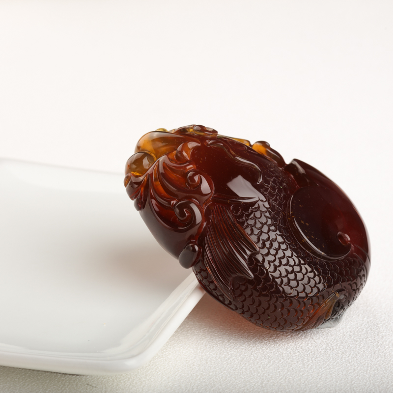 天然棕珀年年有鱼吊坠-红掌柜