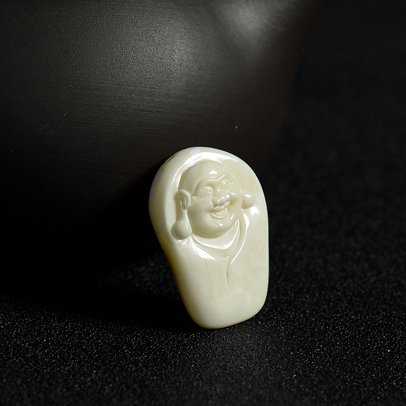 带皮象牙白白蜜弥勒佛吊坠-红掌柜